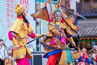 太阳报介绍马内妻子：低调、非网红，与马内来自同一地区